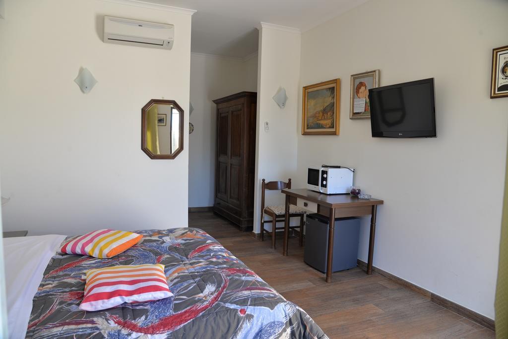 La Tenuta Del Passero Le Ferriere Bagian luar foto
